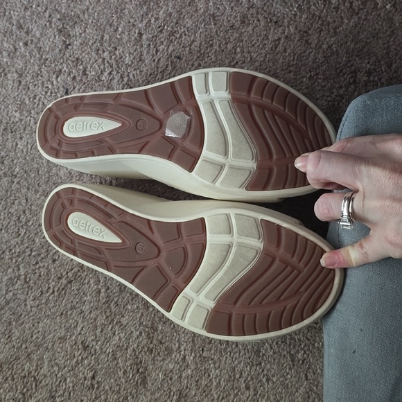 Aetrex jamie orthotic wedge in ivory - Picture 4 of 4